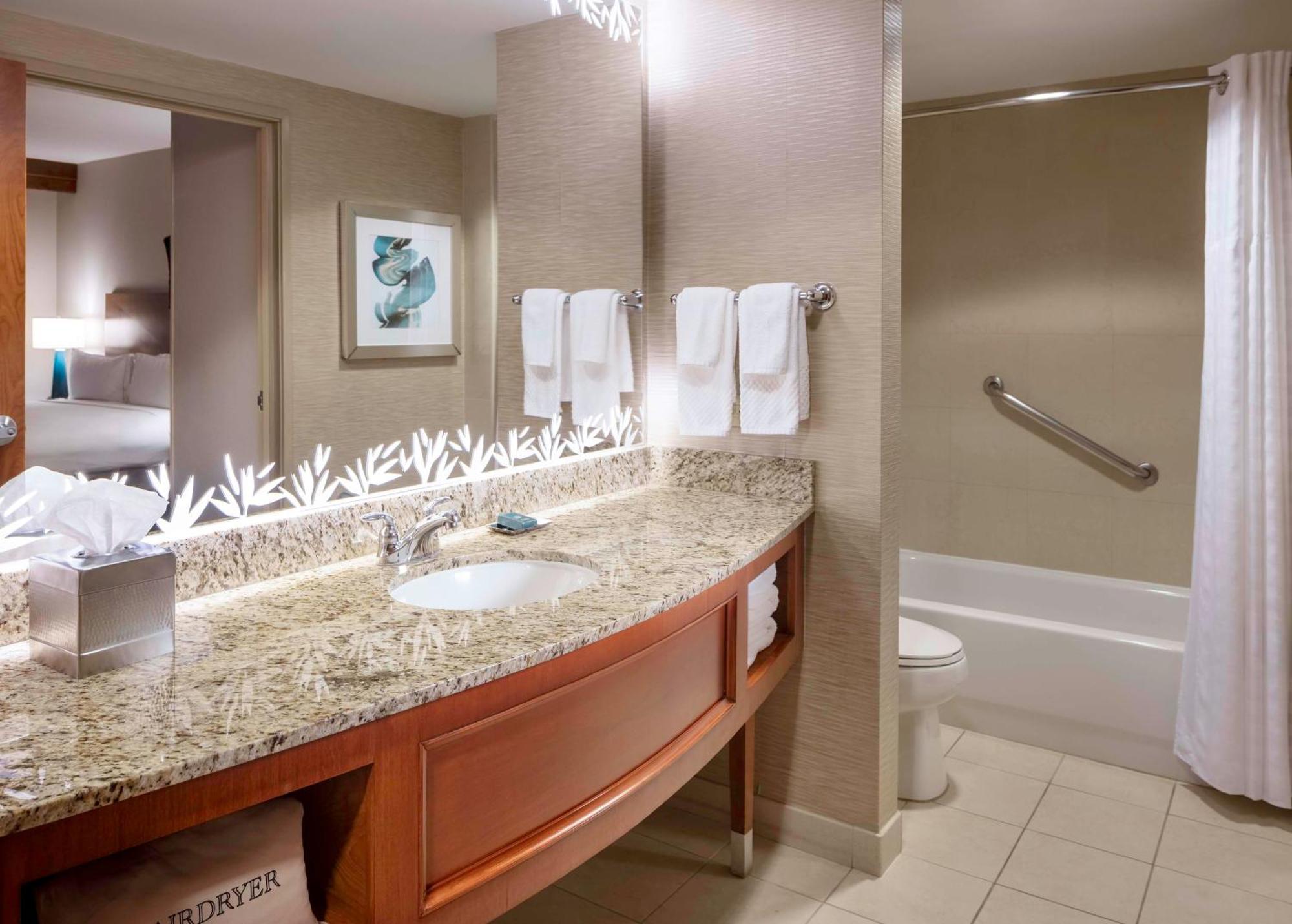 Hilton St. Petersburg Carillon Park Hotell Eksteriør bilde